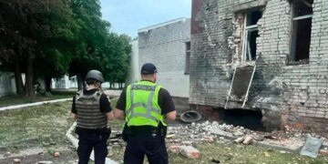У Чернігові через атаку БпЛА поранено двоє людей, пошкоджено навчальний заклад та будинки
