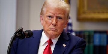 Трамп оголосив про повне відкриття Ормузької протоки