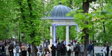 У двох парках Львова з’являться нові точки з кавою та морозивом: місто оголосило аукціони