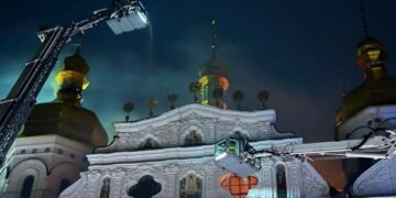 Понад 40 пошкоджених локацій, багато поранених: у ДСНС розкрили наслідки масованої атаки на Київ (фото)