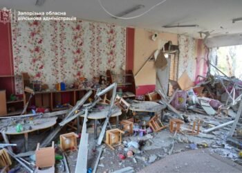 ЗС РФ атакували Запоріжжя КАБами: під ударом опинився дитсадок, є поранені (фото)