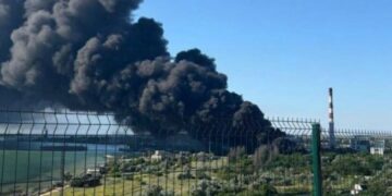 Половина Криму без світла: на півострові горить ТЕЦ після удару дронів