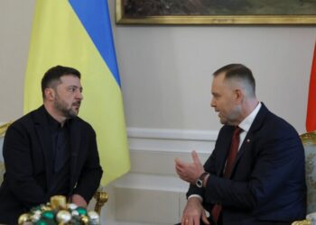Навроцький “забрав” у Зеленського орден Білого Орла – найвищу нагороду Польщі