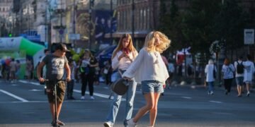 Що зміниться для українців з 1 липня: нові митні правила, виплати військовим і перерахунок пенсій