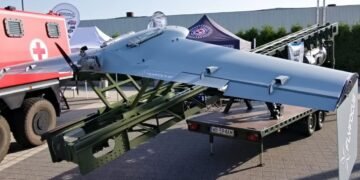 Дрон Striker дістане до Уралу: польський БпЛА протестували в Україні