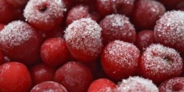 Вітаміни посеред зими: чому варто заморожувати ягоди та як це правильно робити