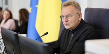 Садовий доручив перевірити приватну клініку у Львові після скарг мешканців