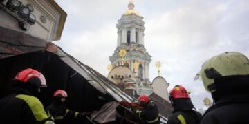 МЗС назвало “абсурдом” реакцію ЮНЕСКО на обстріл Києво-Печерської лаври