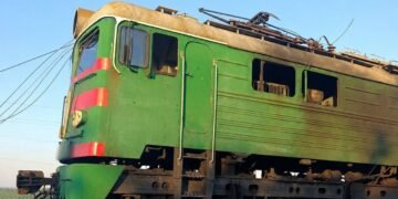 РФ дроном атакувала електровоз на Дніпровщині: можливі затримки поїздів
