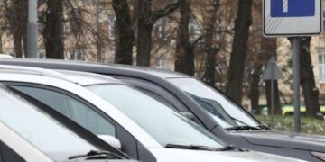 Більше зручності для ветеранів: у Львові позначатимуть паркомісця біля важливих локац