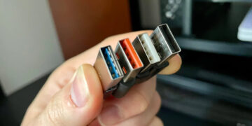 Фіолетовий USB-порт ховає неочевидну функцію: на що варто звернути увагу