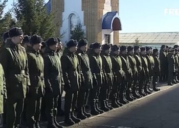 Вьорстка: у РФ обвалився набір контрактників, у Кремлі обговорюють мобілізацію восени