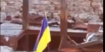 Українські бійці підняли прапор на Кінбурнській косі, – ВІДЕО