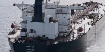 кремль розміщує озброєння і вогневі групи на цивільних танкерах "тіньового" флоту – розвідка