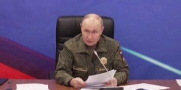 путін закликав продовжувати масовані удари по "військових об'єктах України"
