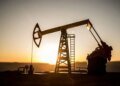 МЕА знизило прогноз видобутку нафти у рф після українських ударів