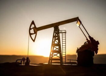 МЕА знизило прогноз видобутку нафти у рф після українських ударів