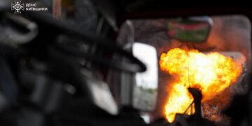 "АЗС, поштові відділення, склади" – "Флеш" попередив, що ворог атакуватиме на глибину 100 км "усе, що можливо"