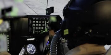 Україна отримала нові мобільні тренажери F-16