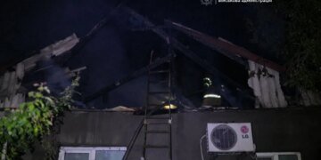 російські дрони атакували Запоріжжя, поранено людину, виникли пожежі у приватному будинку та будівлі вишу