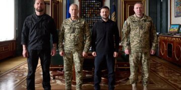 Зеленський визначив, хто очолить Генштаб і що буде з Сирським