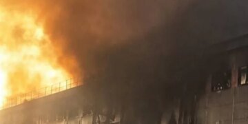 Російська атака зруйнувала сортувальний термінал Нової пошти у Полтаві