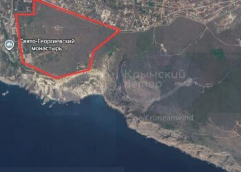 У Севастополі після серії вибухів спалахнула пожежа, повідомляють про детонацію