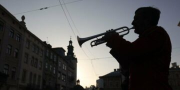 Завтра Львів попрощається із захисниками Олегом Костюком та Сергієм Хомцовим