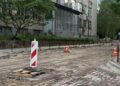 Історична знахідка: у Львові знайшли бруківку під асфальтом. Її використають повторно