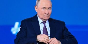 Путін має конкретний дедлайн, до якого не сяде за стіл переговорів, – FT