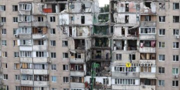 Замість домівок — руїни: який вигляд мають Київ і Вишневе після масштабного удару РФ (фото)