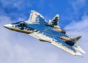 В РФ змінили конфігурацію озброєння Су-57: як полюватиме на дрони під час атак на НПЗ (фото)