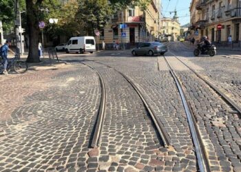 У центрі Львова на три дні перекриють вулицю Білозіра: демонтуватимуть стару трамвайну колію
