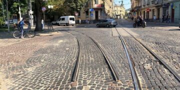 У центрі Львова на три дні перекриють вулицю Білозіра: демонтуватимуть стару трамвайну колію