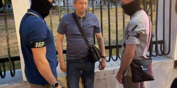 Хотів купити позитивний висновок НАЗК за $30 тисяч: ДБР затримало керівника Львівського обласного Держгеокадастру, – ФОТО