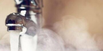 Замість місяця очікувань — два тижні: мешканцям ще одного району Львова вмикають гарячу воду