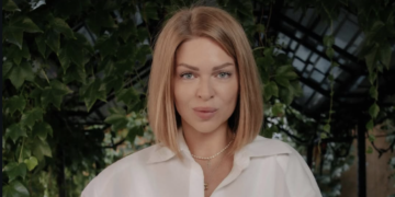 Відома акторка “злягла” на відпочинку за кордоном: що сталося (фото)