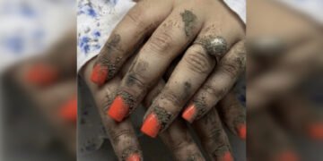 “Фото викликають біль”: у мережі виник скандал через рекламу з манікюром “як в Бучі” (фото)