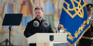 Україні давали 72 години, а вона тримається вже 1603 дні: звернення Зеленського на День Державності