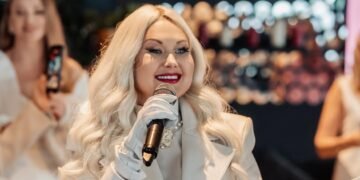Катерина Бужинська у купальнику похвалилась відпочинком у Греції (фото)
