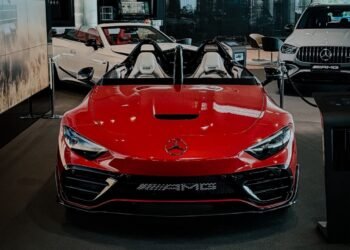 Один із 250: в Україні з’явився суперкар Mercedes за $1,5 мільйона без лобового скла (фото)