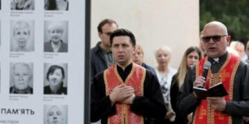 Три роки після трагедії: у Львові вшанували пам’ять 10 загиблих від російського ракетного удару
