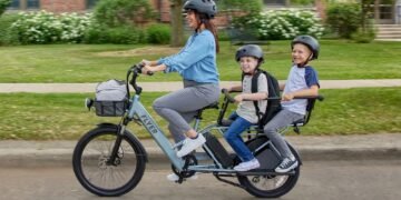 Сімейний варіант: у США випустили тримісний електровелосипед за $1800 (фото)