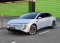 В Україні з’явився недорогий електричний седан Nissan із запасом ходу понад 600 км (фото)