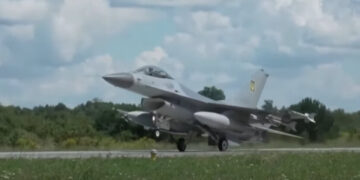 Повітряні Сили втратили винищувач F-16 під час бойового завдання: що з пілотом