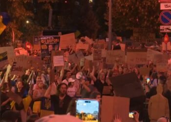 В Києві та інших містах п’ятий день тривають протести: що кажуть на мітингах (фото, відео)