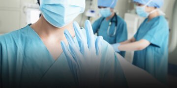 Лікарська помилка: 17-річній школярці видалили зуби мудрості замість операції на нозі