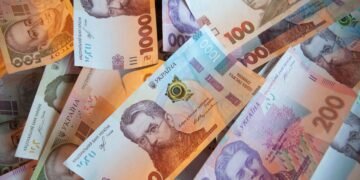 Зарплати українців зросли: Держстат назвав найоплачуваніші професії
