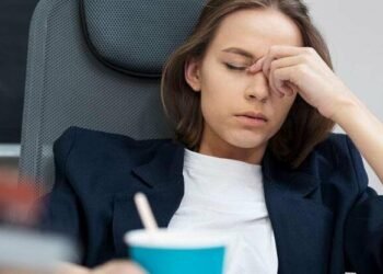 Епідемія втоми: чому сучасні люди постійно виснажені навіть після відпочинку