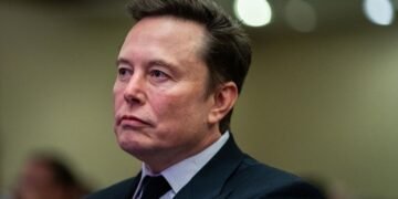 Маск розповів, як Росія отримала Starlink для використання у війні проти України